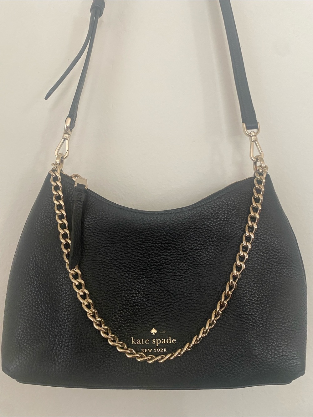 kate spade black pebbled leather shoulder bag with gold chain strap